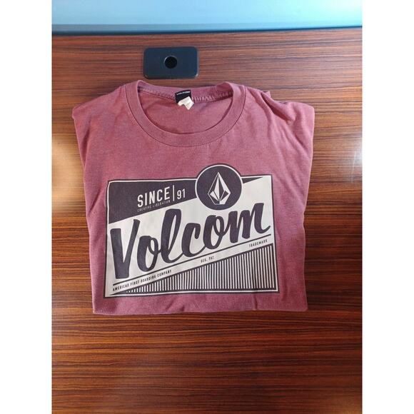 VOLCOM Shirt Mens Vintage Style Logo Graphic Size Medium Burgundy - Picture 6 of 6